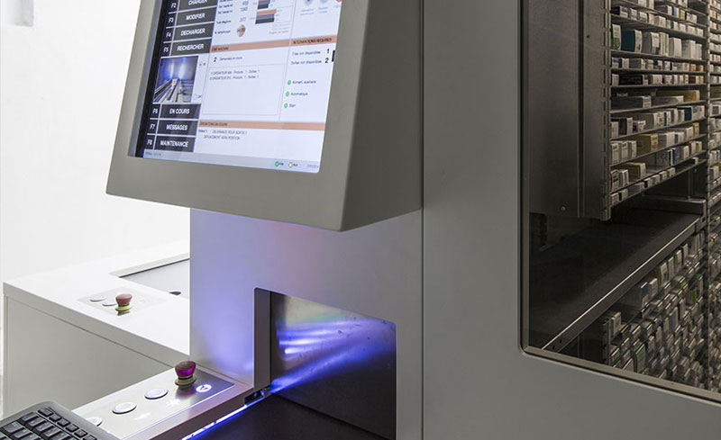 During Cosmofarma Exhibition in Bologna from April 15th to April 17th, Th.Kohl and Pharmathek showed to the public their newest products of interior design and automation for pharmacies.