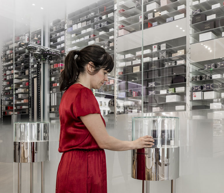 Perfume Museum installed a robot by Pharmathek