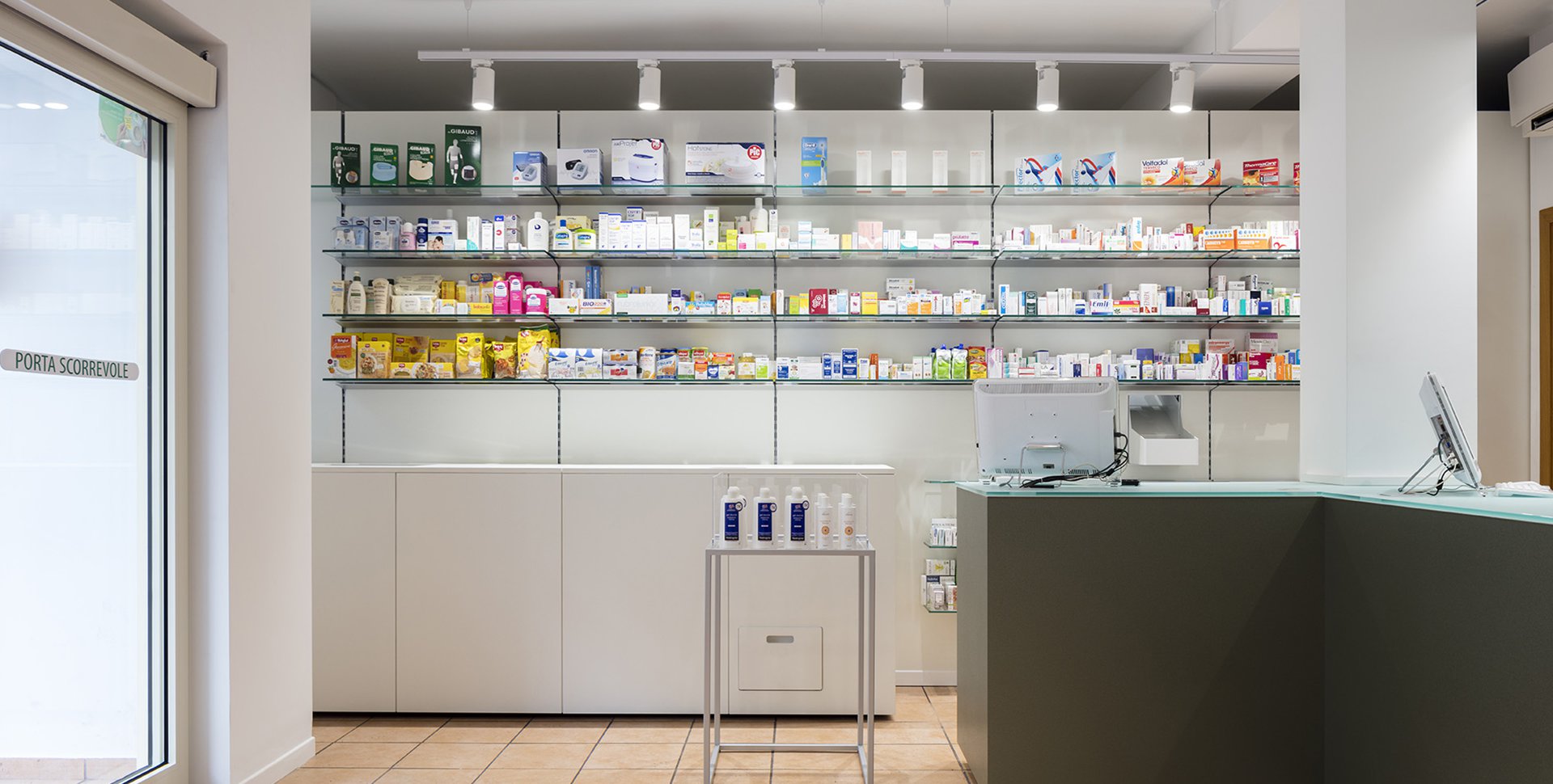 Robot Farmacia Eredi Francia dott.ssa Carella